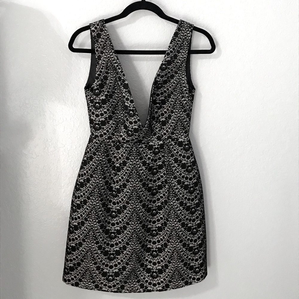 ASOS 🖤 Low Cut Dress Lace size 4, Perfect Condition, never worn